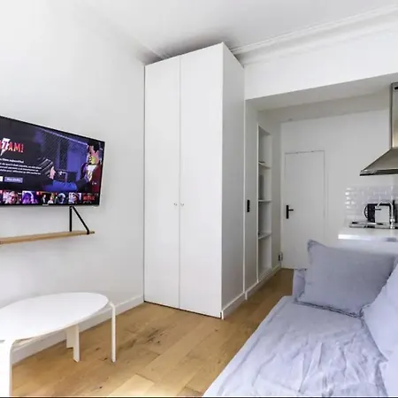 Gaite Montparnasse Magnifique Studio Divry 2p パリ